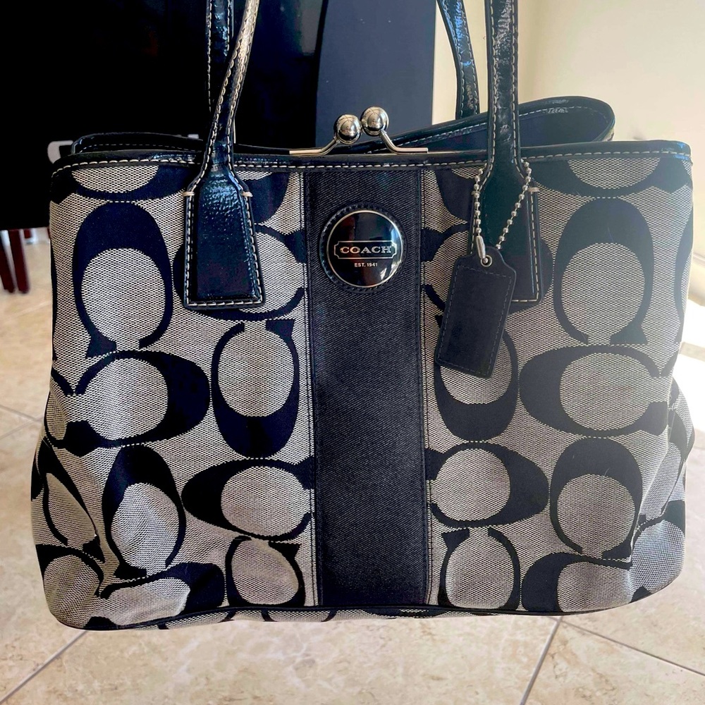 Authentic Coach Large Shoulder Handle Bag